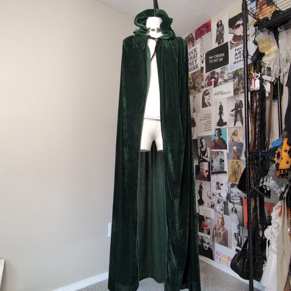 Hooded Velvet Cape Cloak Costume